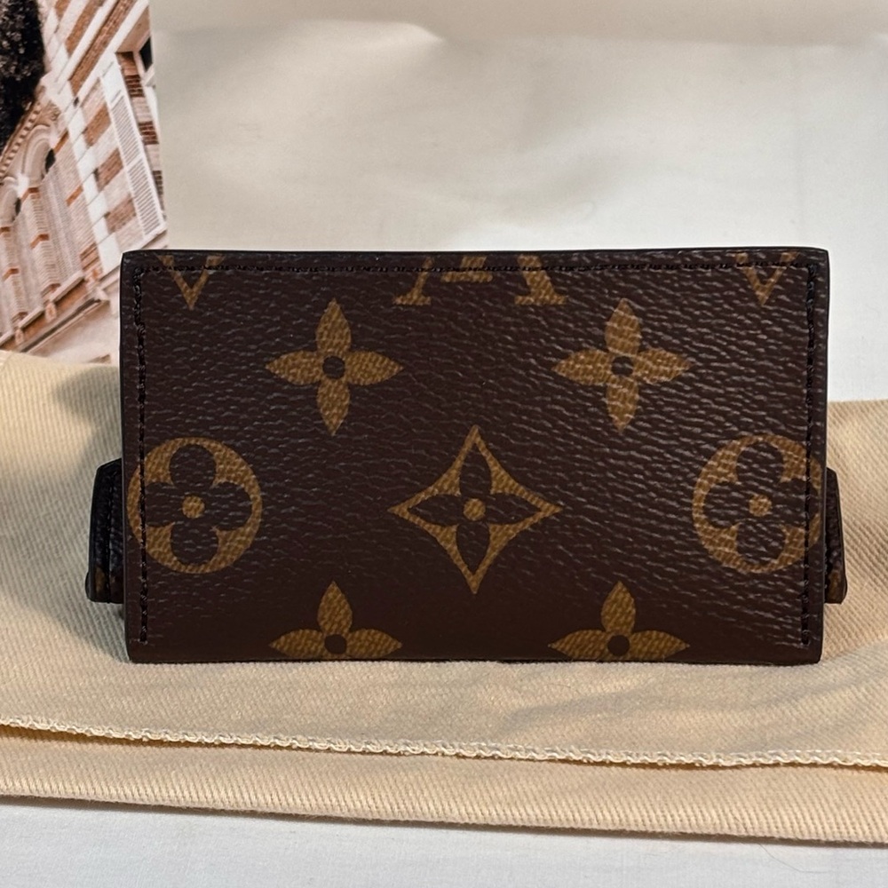 Gorgeous Louis Vuitton Kirigami Cardholder Sold - Picture 13 of 15